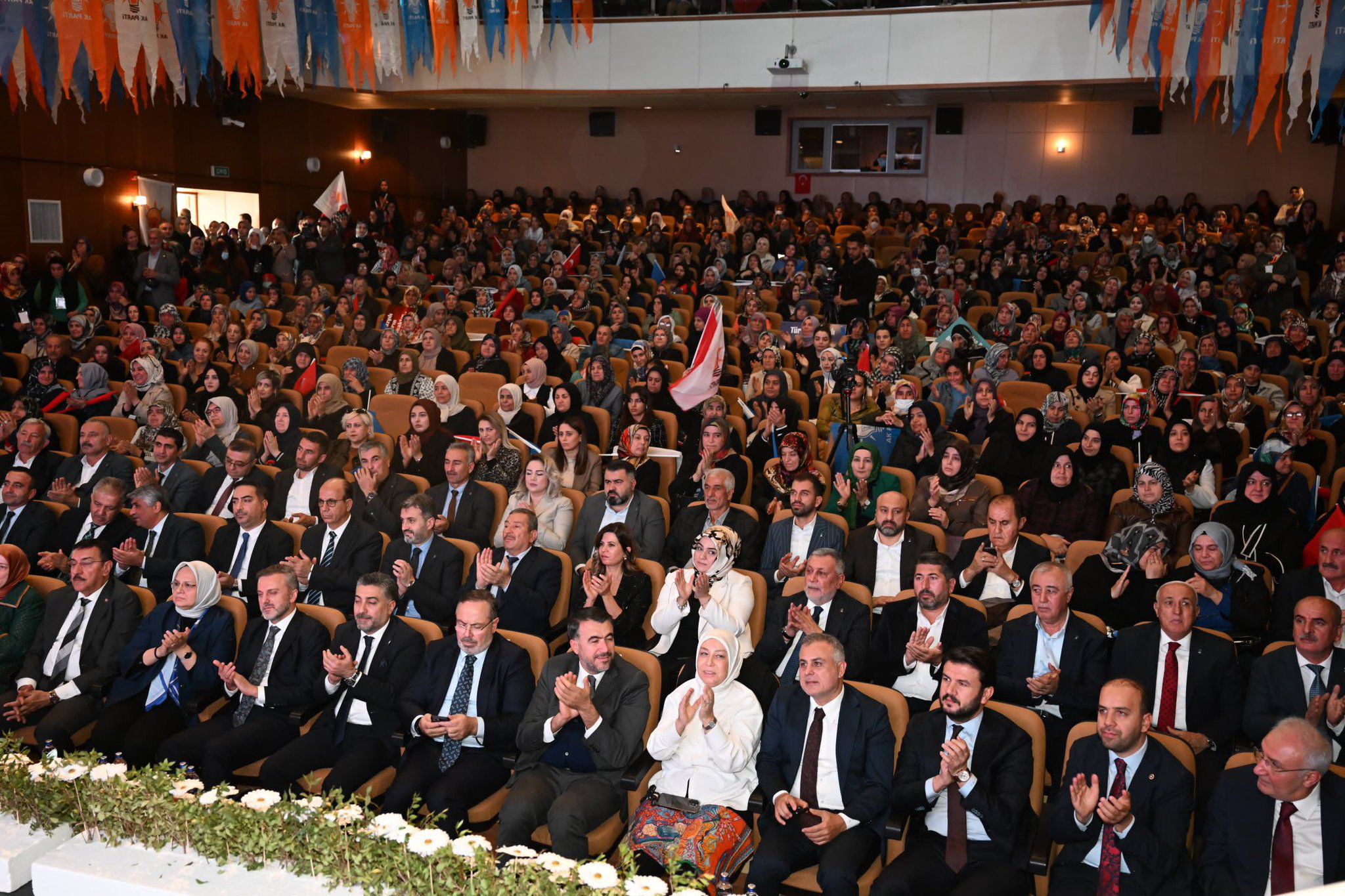 AK Parti Malatya'da 7.Olağan Kadın Kolları Kongresini gerçekleştirdi. 