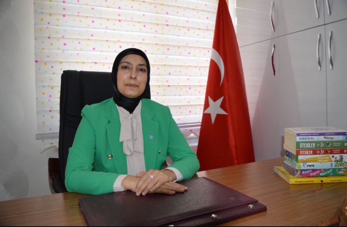 Maldia Ortak Akıl ve İrade Derneği Başkanı Asuman Sarıtaç, Üniversite