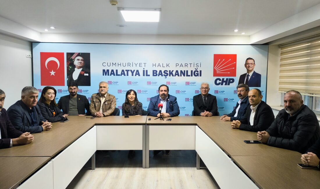 CHP Malatya İl Başkanı Barış Yıldız ve teknik komisyon üyeleri,