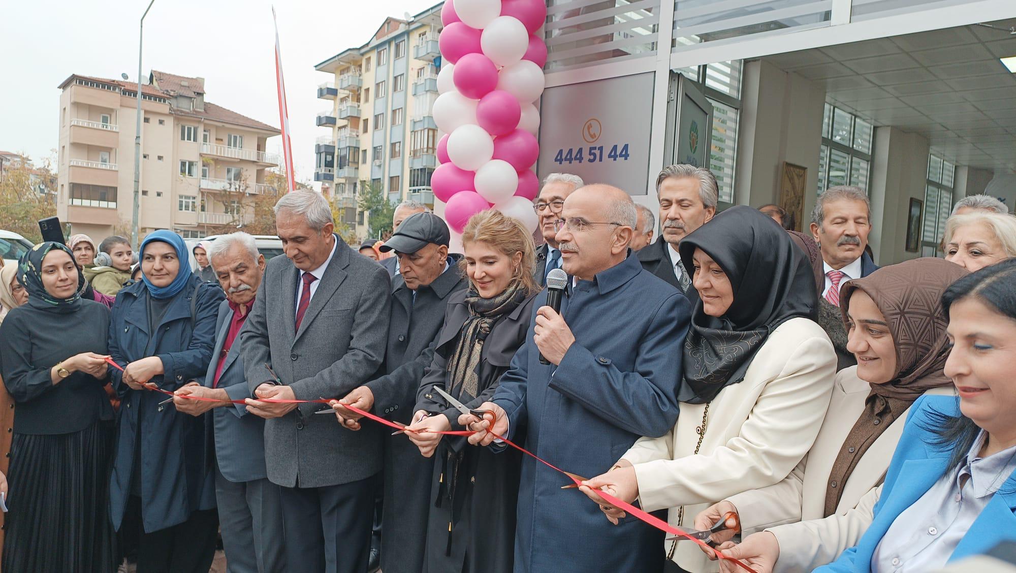 AK Parti Malatya Milletvekili Siraç Kara Ölmeztoprak, Malatya'da bir dizi