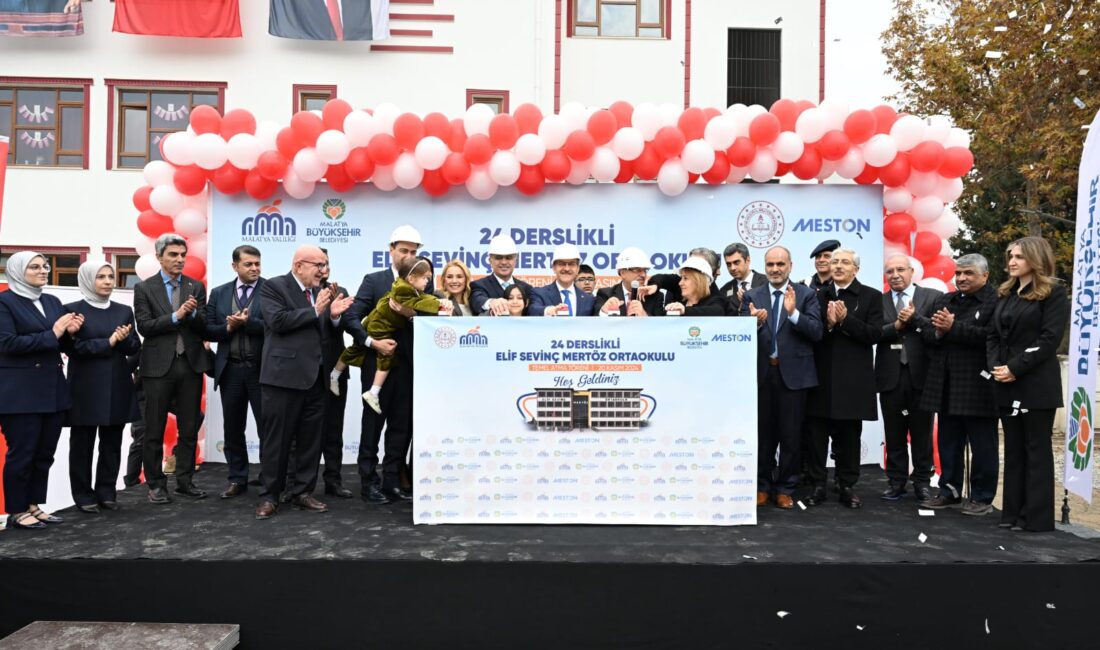 Malatya'da yıkılan Sümer Ortaokulu hayırsever işadamı Rıdvan Mertöz tarafından yapıldı.