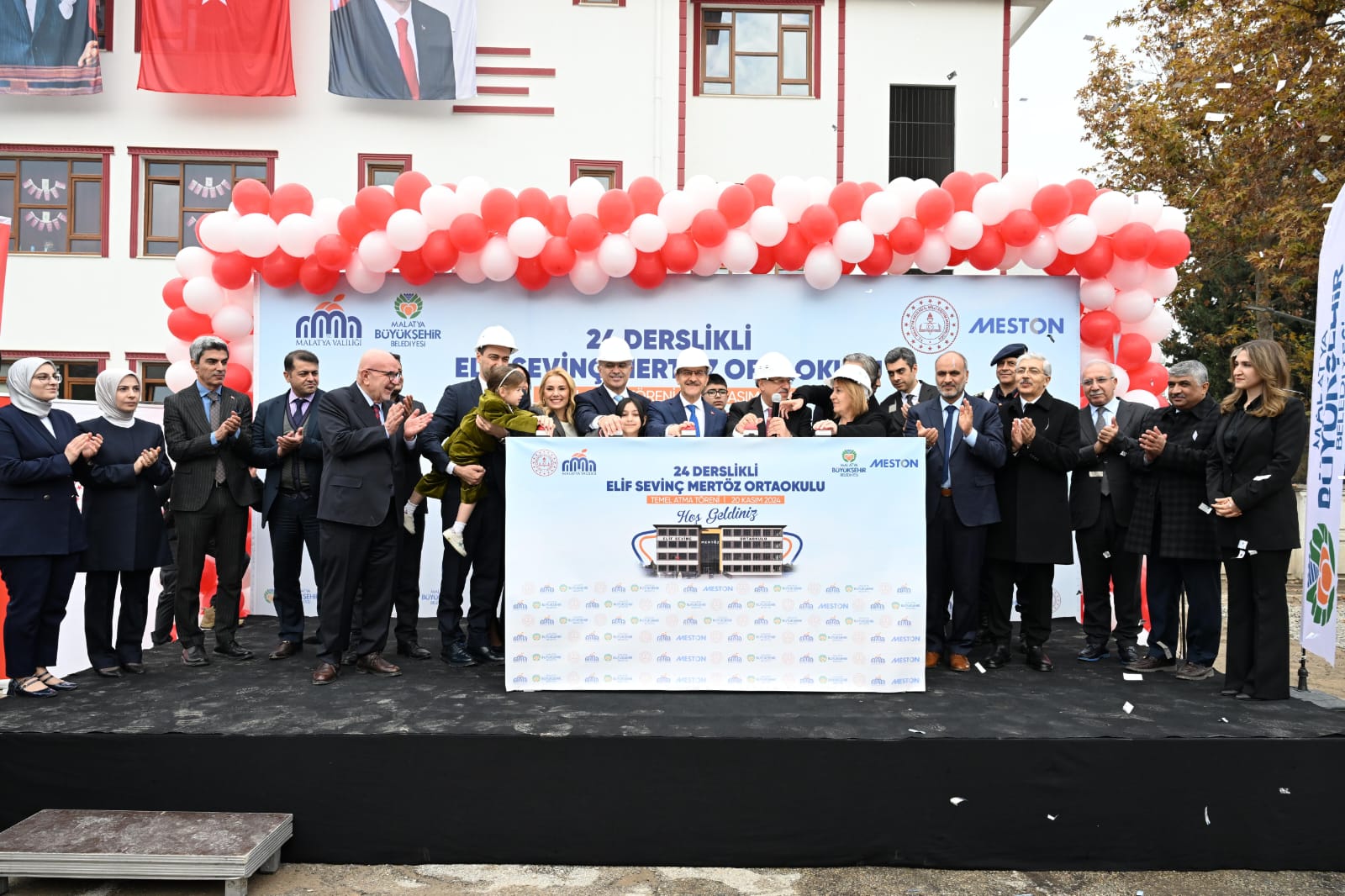 Malatya'da yıkılan Sümer Ortaokulu hayırsever işadamı Rıdvan Mertöz tarafından yapıldı.