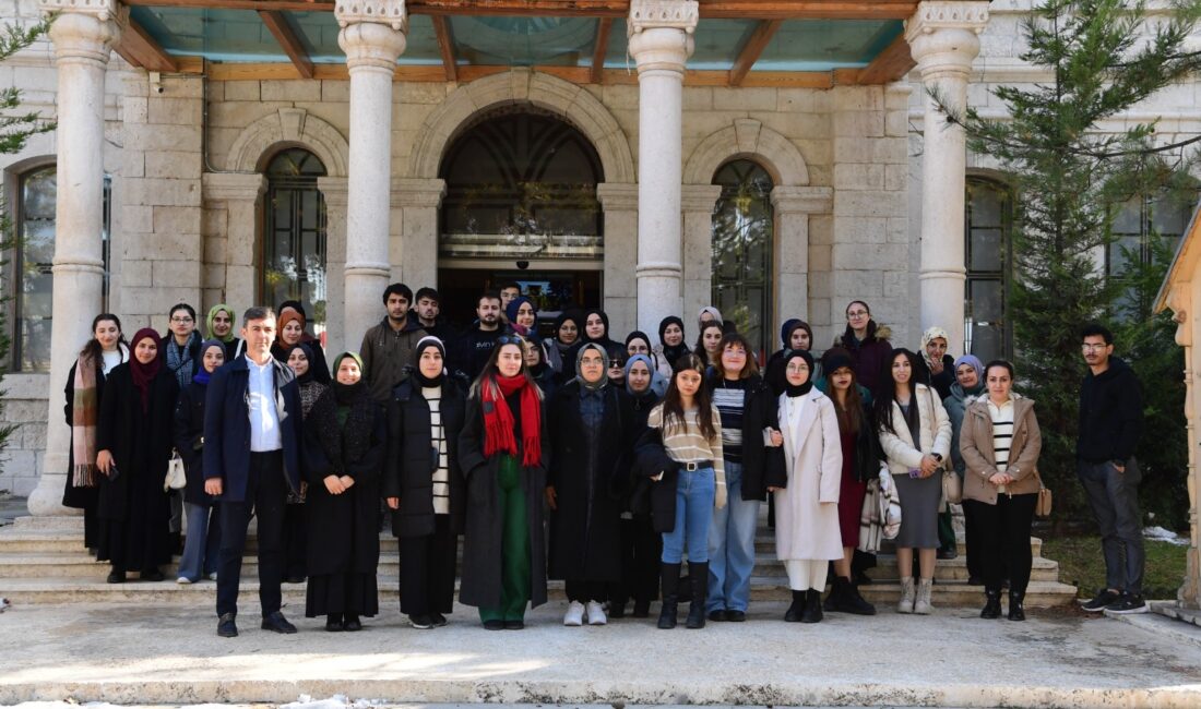 Malatya Büyükşehir Belediyesi tarafından düzenlenen “Gençlik Kültür Gezileri” etkinliğinde üniversite