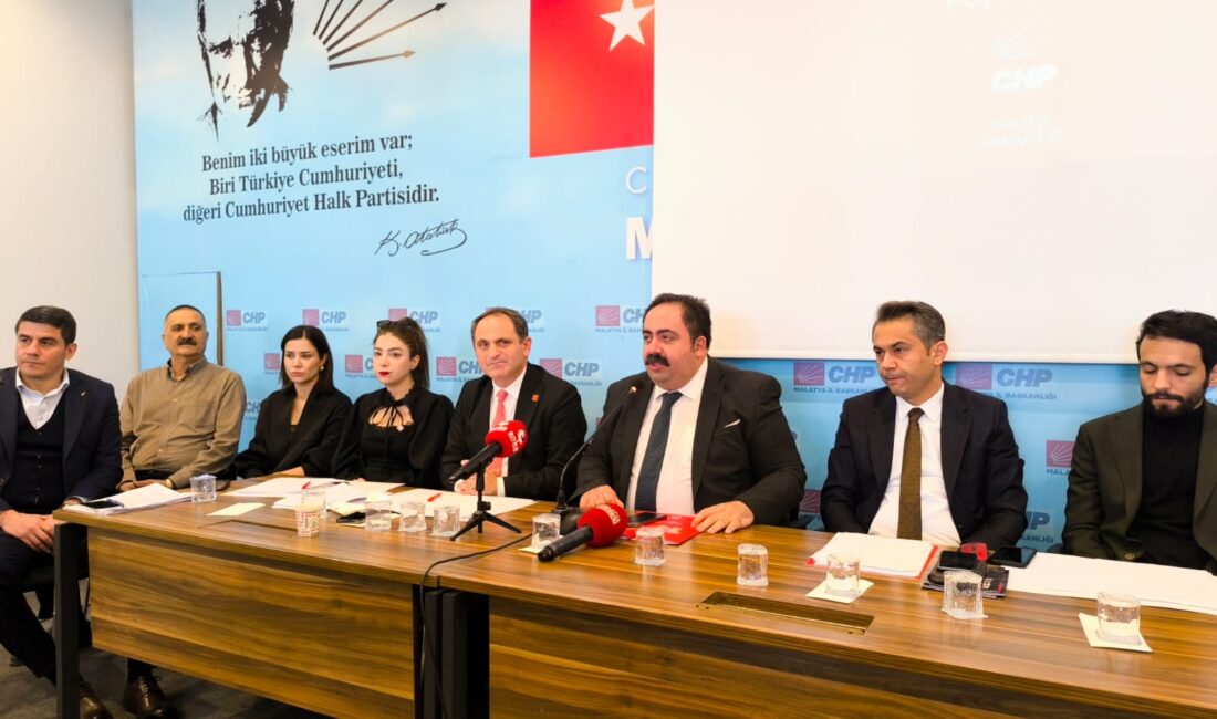 CHP Malatya İl Başkanı Barış Yıldız yaptığı basın açıklamasında hem