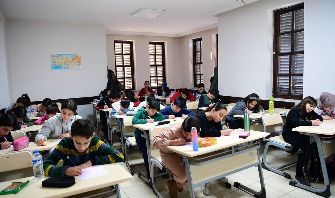 Malatya Büyükşehir Belediyesi tarafından  hafta sonu ücretsiz gerçekleştirilen deneme sınavlarına