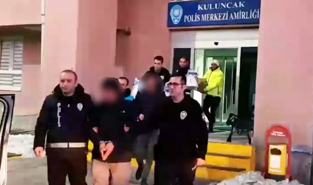 Malatya'nın Kuluncak ilçesinde zehir taciri olarak tabir edilen uyuşturucu satıcılarına