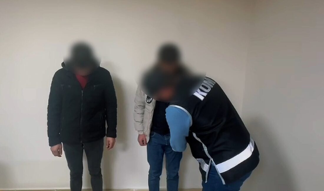 Malatya'da sınav için özel kopya düzeneği yapan şahıslar yakalandı.