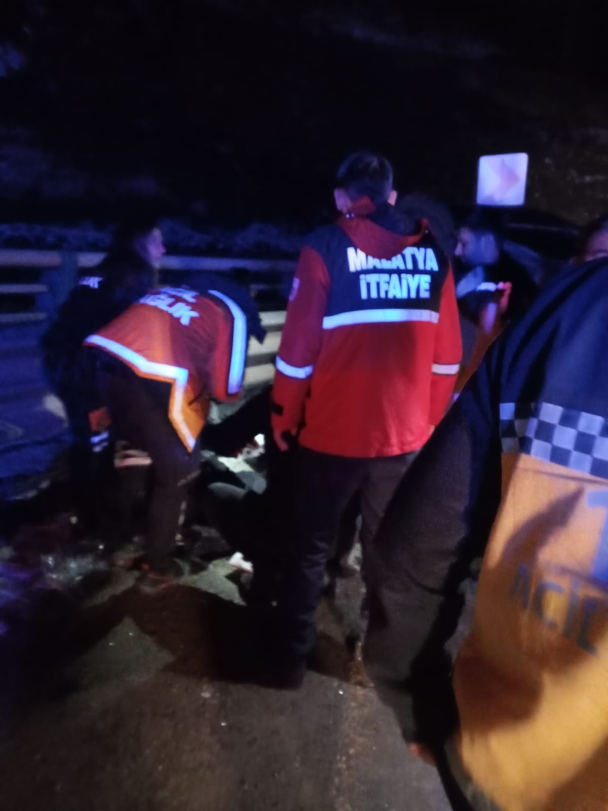 Malatya'nın Hekimhan İlçesinde meydana gelen kazada 3 kişi yaralandı.