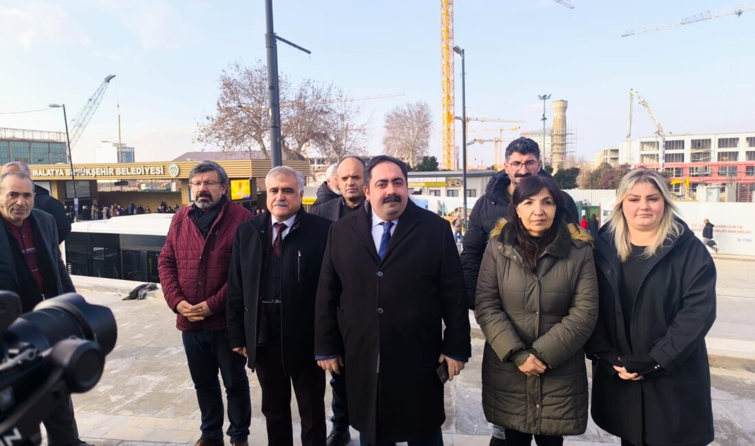 CHP Malatya İl Başkanı Barış Yıldız, Emlak Konut yetkililerinden bilgiler