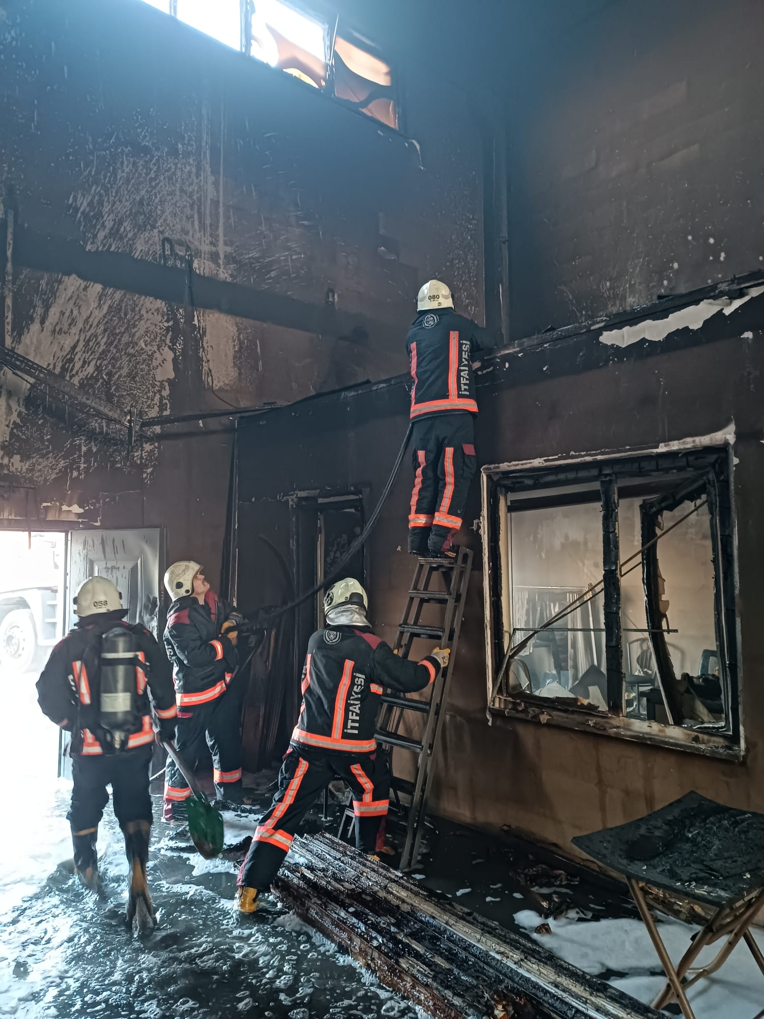 Malatya 1. Organize Sanayi Bölgesinde bir fabrikada yangın meydana geldi.