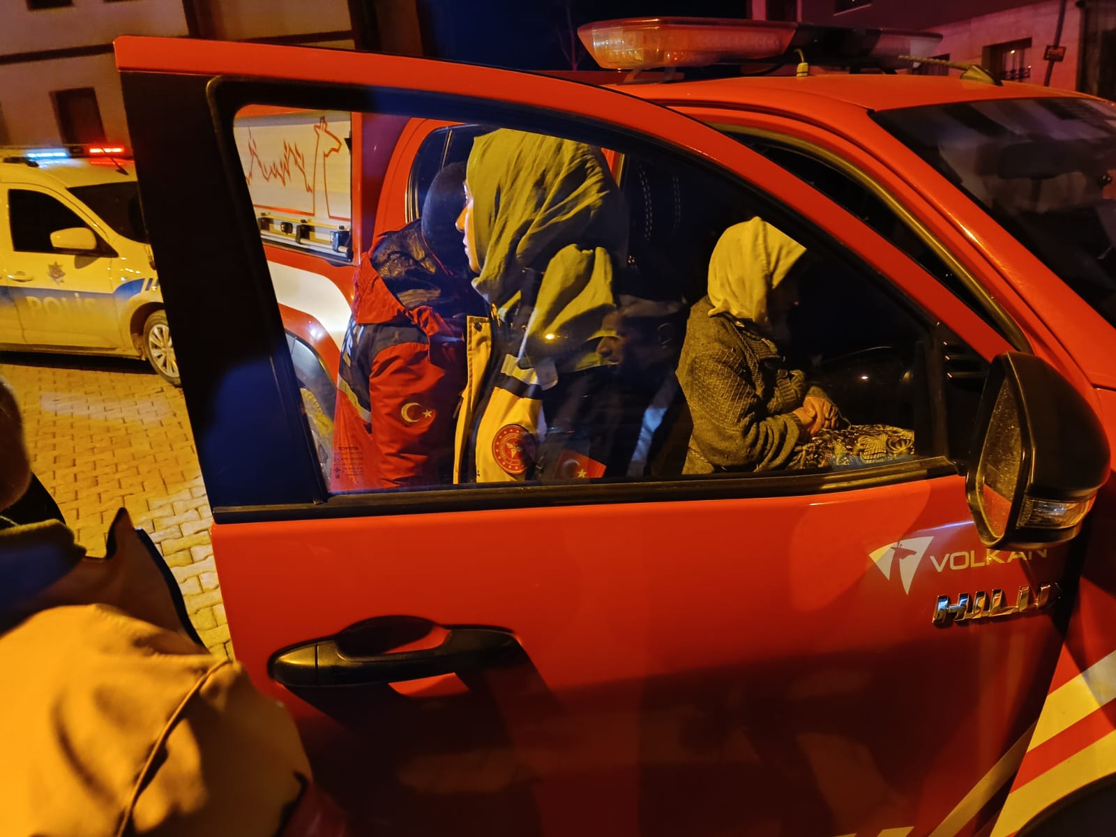 Malatya'nın Battalgazi ilçesi Orduzu Mahallesinde kayıp olarak aranan kadını itfaiye