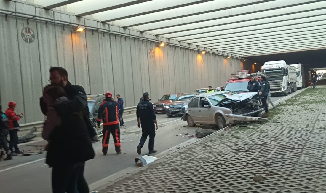 Malatya Çevreyolu alt geçidinde meydana gelen zincirleme kazada 7 kişi