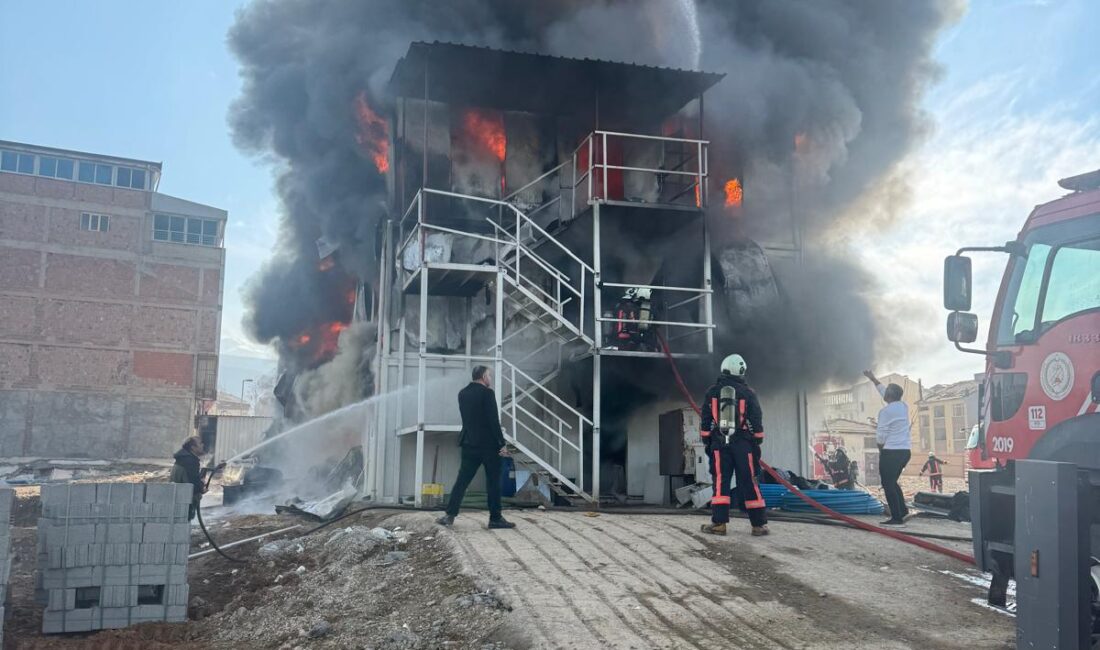 Battalgazi İlçesi Niyazi Mısri Mahallesi'nde işçiler için yapılan konteynerde yangın