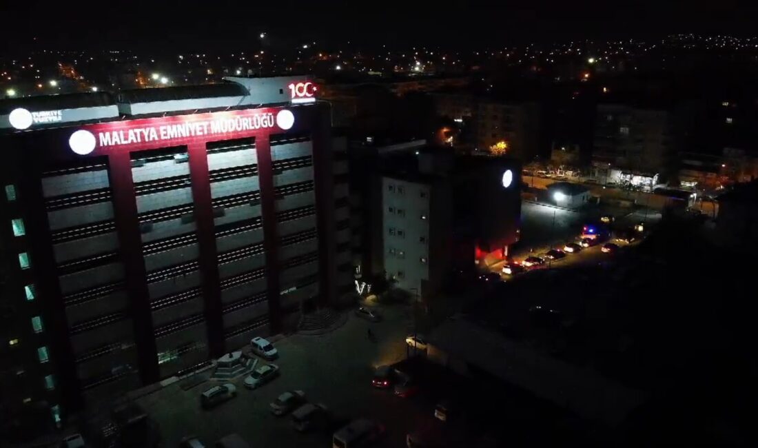 Malatya Emniyet Müdürlüğü zehir tacirlerine yönelik operasyonda 8 şahsı yakaladı.