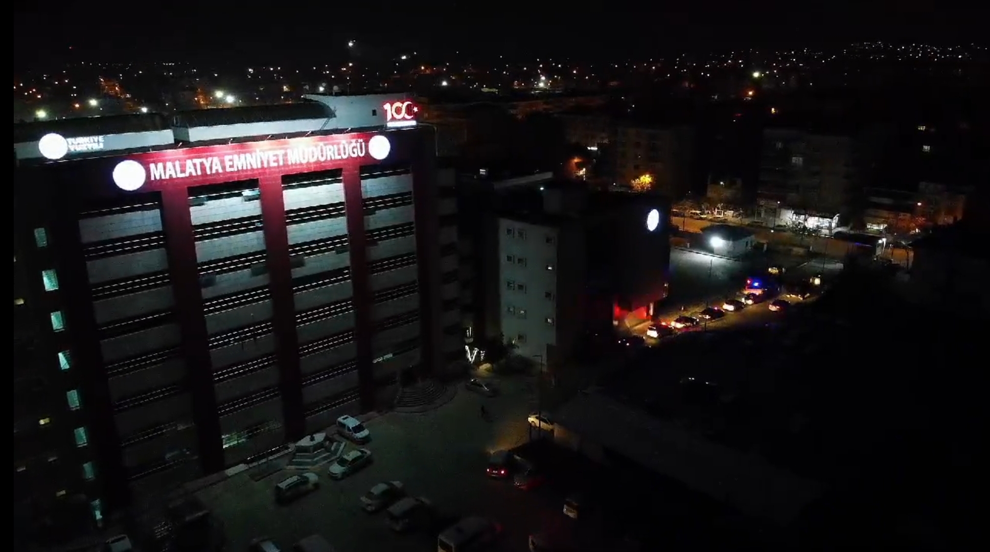 Malatya Emniyet Müdürlüğü zehir tacirlerine yönelik operasyonda 8 şahsı yakaladı.