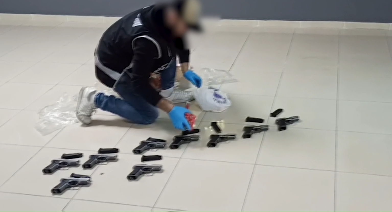 Malatya Emniyeti silah kaçakçılığı yaptığı düşünülen şahısların ev ve iş