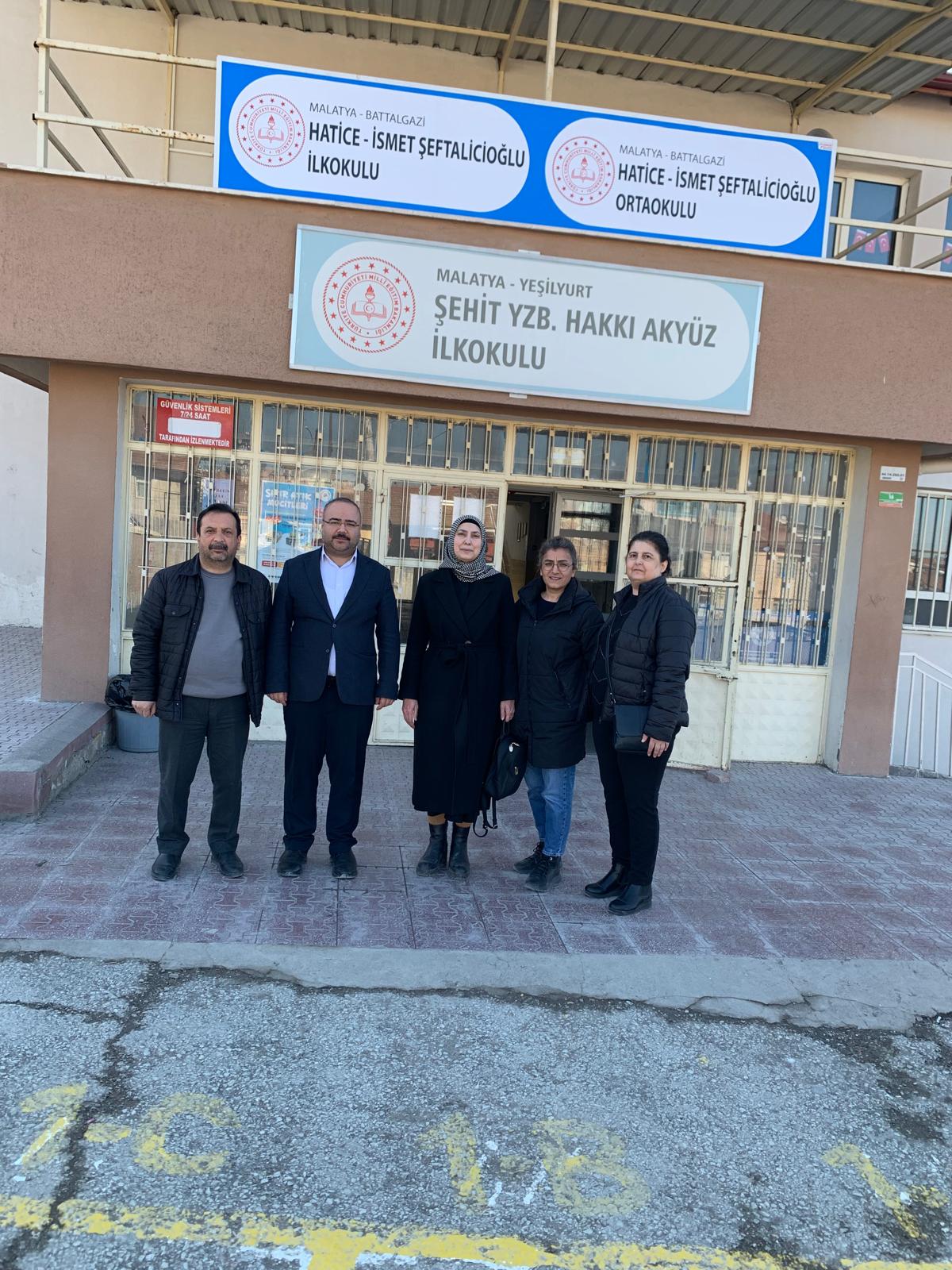 Sakarya'da görev yapan bir öğretmen büyük gayret göstererek Malatyalı öğrenciler