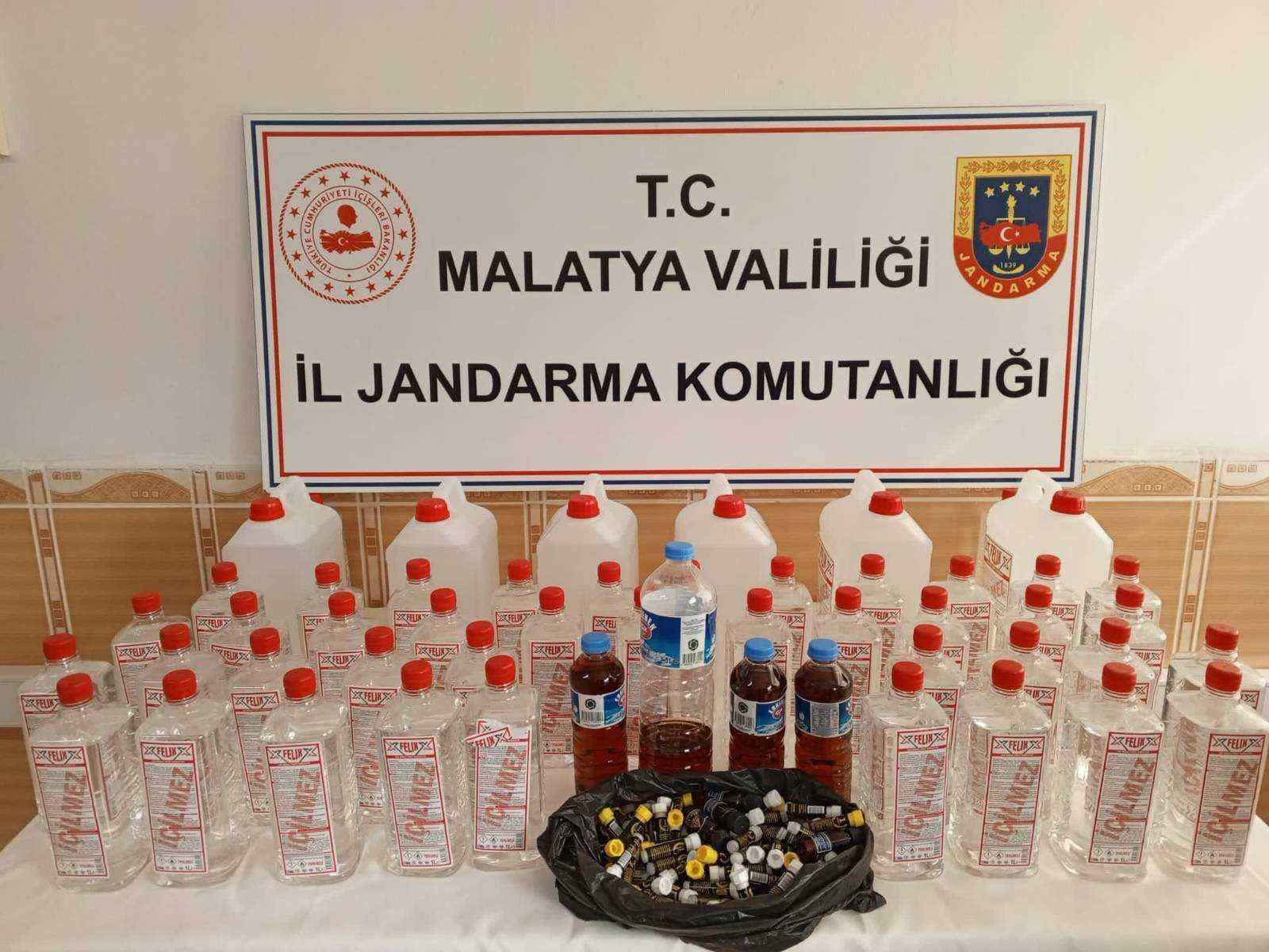 Malatya İl Jandarma Komutanlığı ekipleri bir iş yerinde sahte alkol