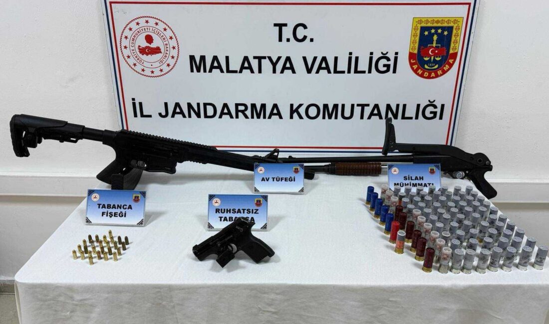 Malatya'nın Akçadağ ve Yazıhan İlçelerinde silah kaçakçılığına yönelik operasyon düzenlendi.