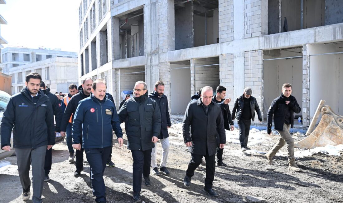 AFAD Başkanı Vali Ali Hamza Pehlivan, deprem sonrası yürütülen çalışmaları
