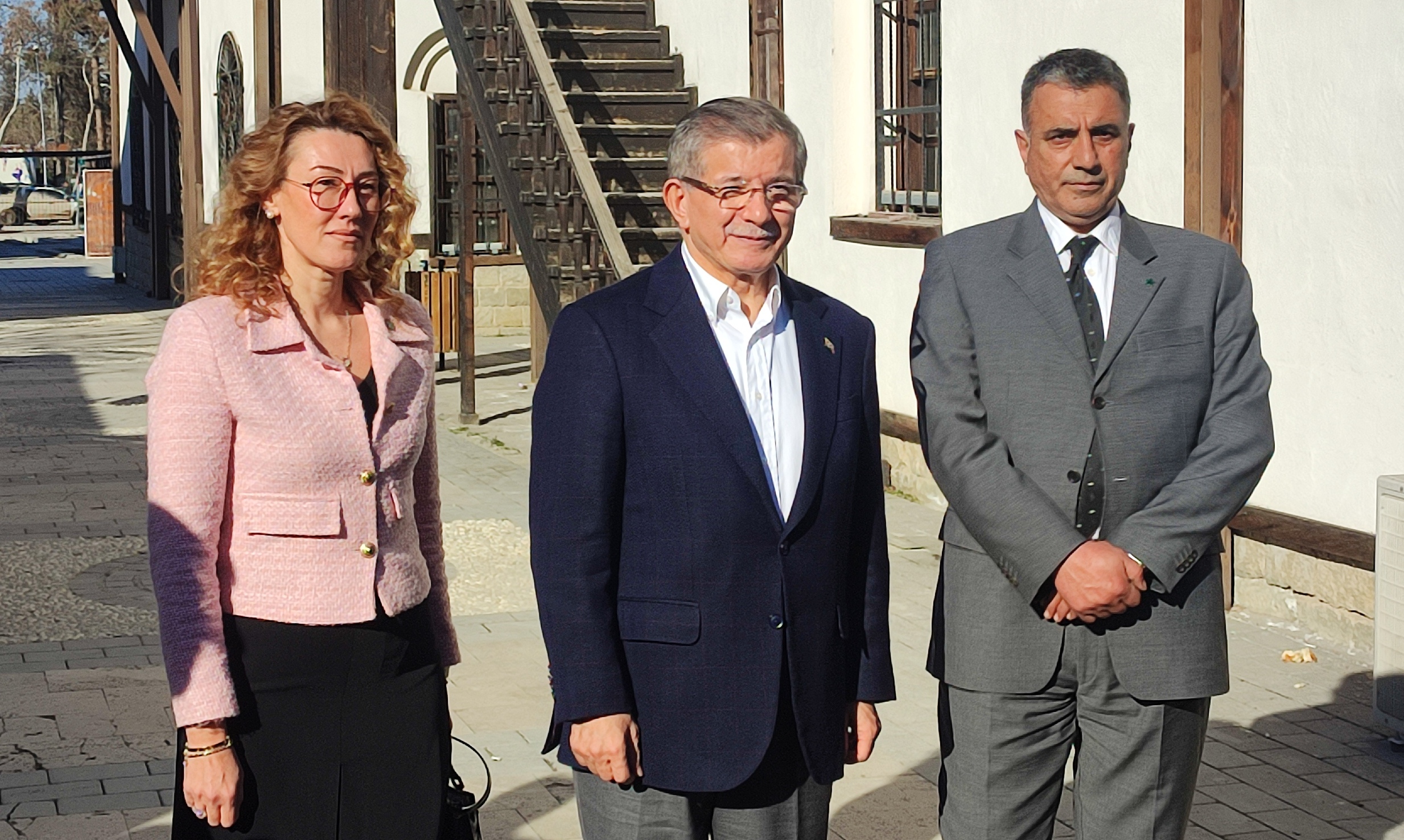 Partisinin istişare toplantısını Malatya'da gerçekleştiren Davutoğlu, Malatya'da durumun vahim olduğunu