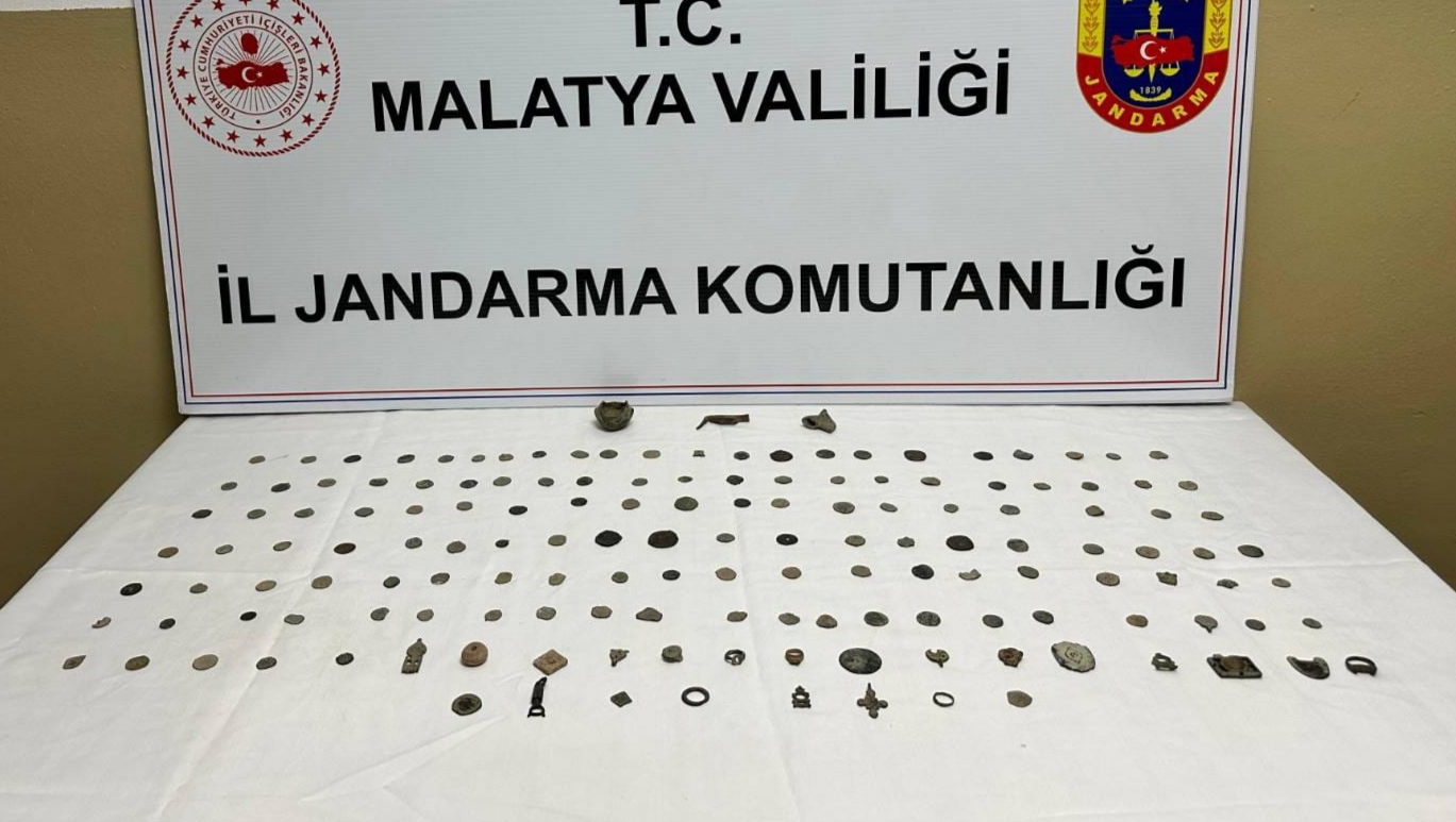 Malatya İl Jandarma Komutanlığı ekipleri tarafından tarihi eser kaçakçılığına yönelik