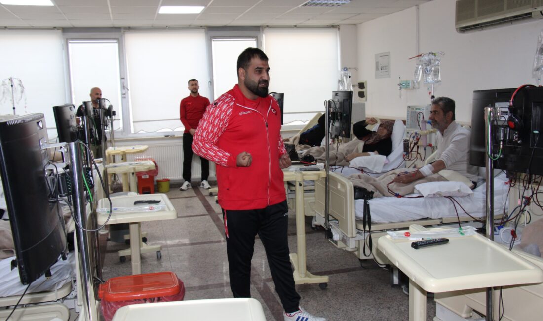 Malatya'da özel bir hastanede diyaliz tedavisi gören hastalara karete eğitimi