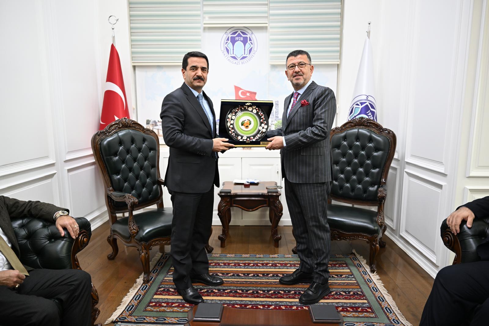CHP Malatya Milletvekili Veli Ağbaba, AK Parti'li Battalgazi Belediye Başkanı