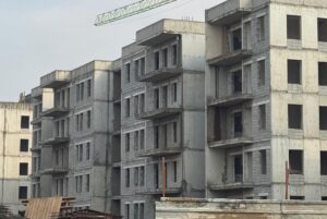 Malatya'nın Battalgazi ilçesinde apartman boşluğuna düşen işçi hayatını kaybetti. Bir
