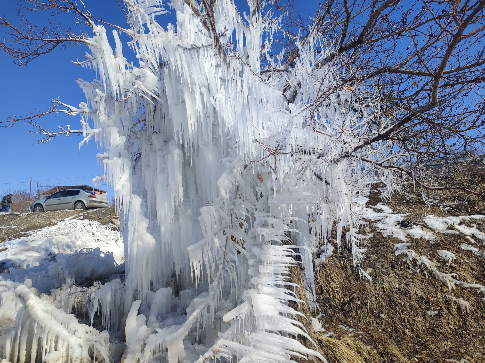Meteoroloji tarafından don ve buzlanma uyarısından bulunuldu. Yer yer kar
