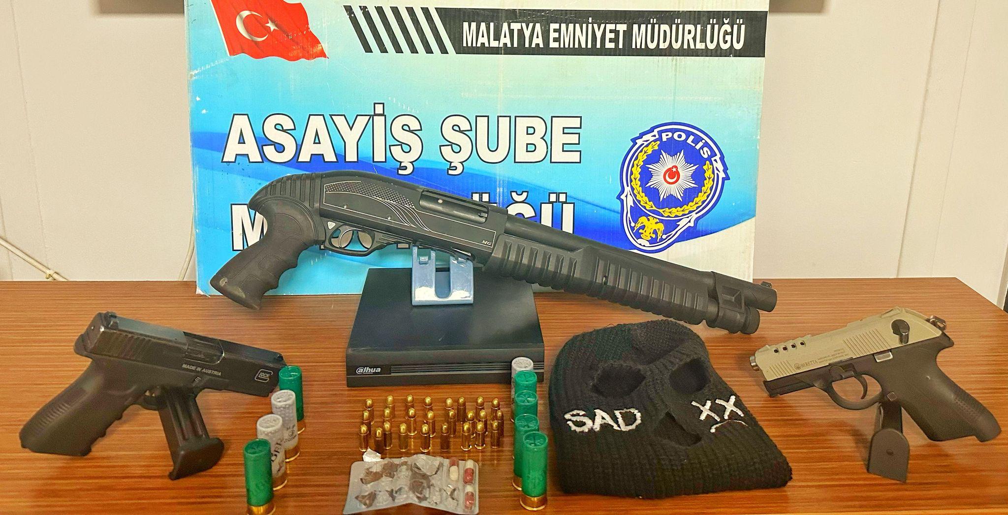 Malatya Asayiş Şube Müdürlüğü ekipleri tarafından kar maskesi ile "yağma,
