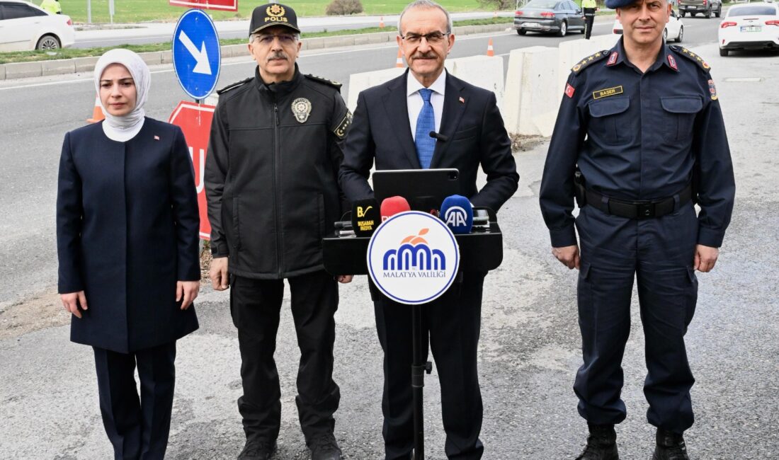 Malatya Valisi Seddar Yavuz, Ramazan Bayramı dolayısıyla İl Emniyet Müdürlüğü