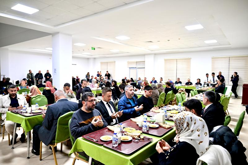 Malatya Valisi Seddar Yavuz, şehit yakınları ve gaziler ile iftar