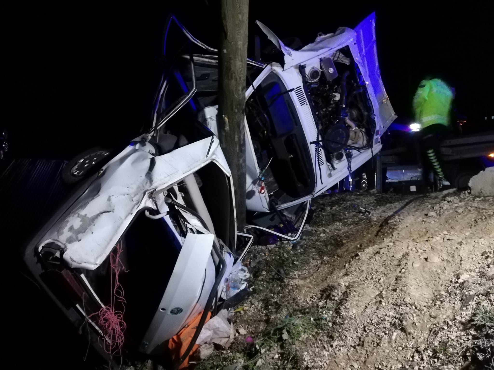 Darende ilçesi Aşağıulupınar Mahallesinde hurdaya dönen otomobilde 1 kişi öldü