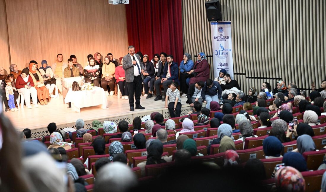 Eğitimci Yazar Hayati İnanç Malatya'da sevenleri ile bir araya geldi.