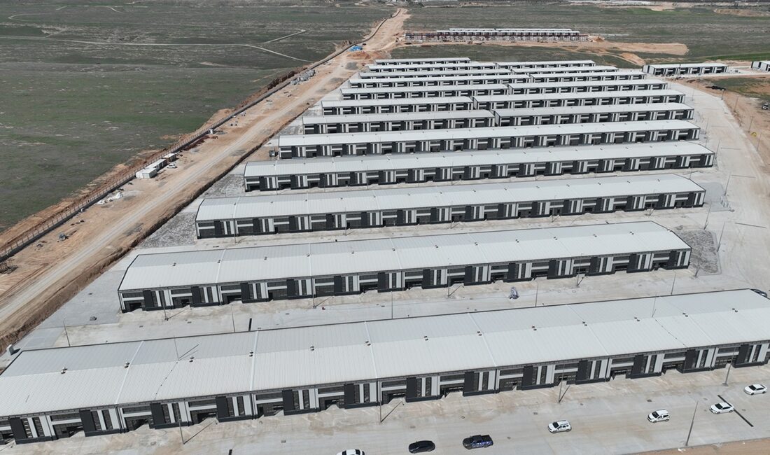 Malatya Büyükşehir Belediye Başkanı Sami Er, Altay Kışlasına inşa edilen