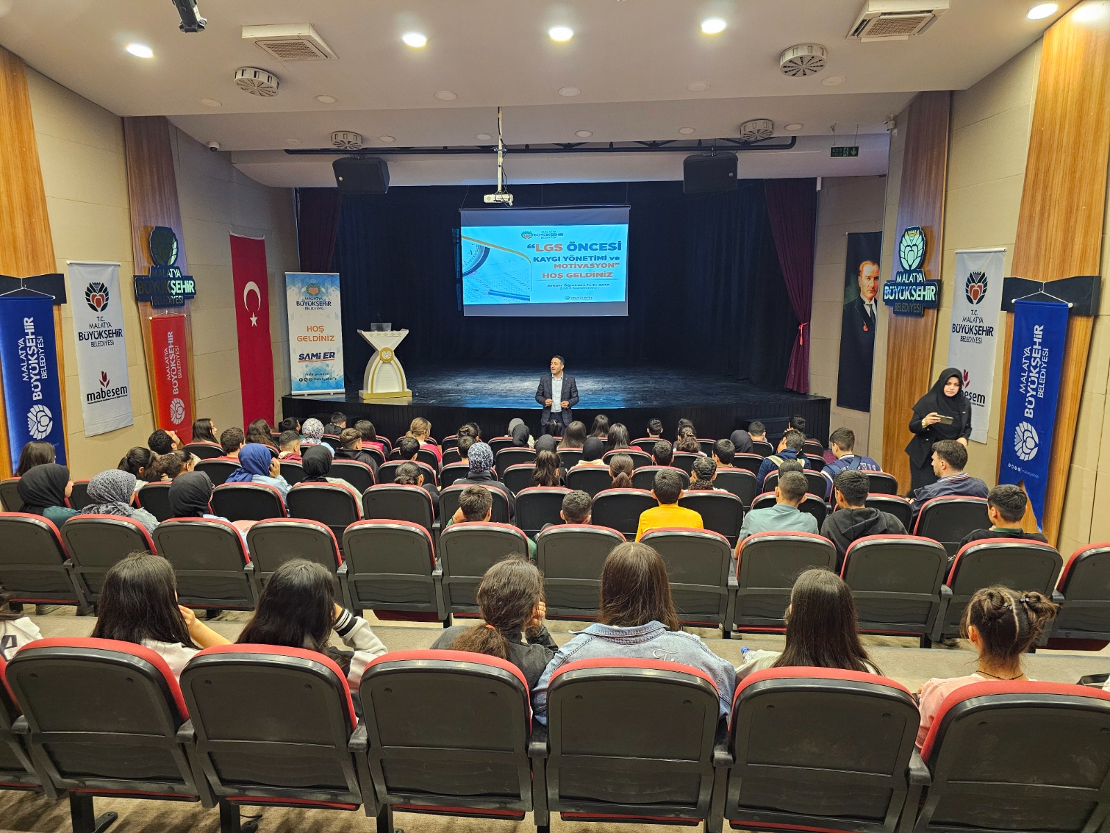 Malatya Büyükşehir Belediyesi, sınav sürecinde yaşadıkları kaygıyı azaltmak ve motivasyonlarını
