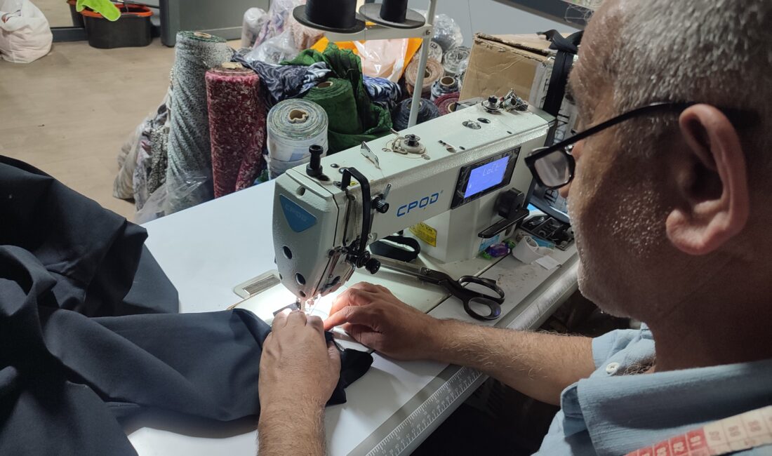 Malatya’da konteyner çarşıda terzilik mesleğini sürdüren 55 yıllık usta Hüseyin