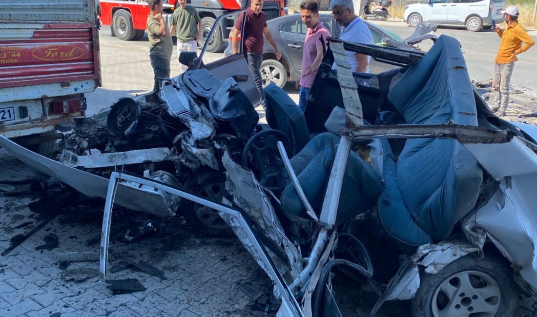 Yeşilyurt ilçesi Yaka Mahallesinde 2 otomobilin karıştığı kazada 33 yaşındaki