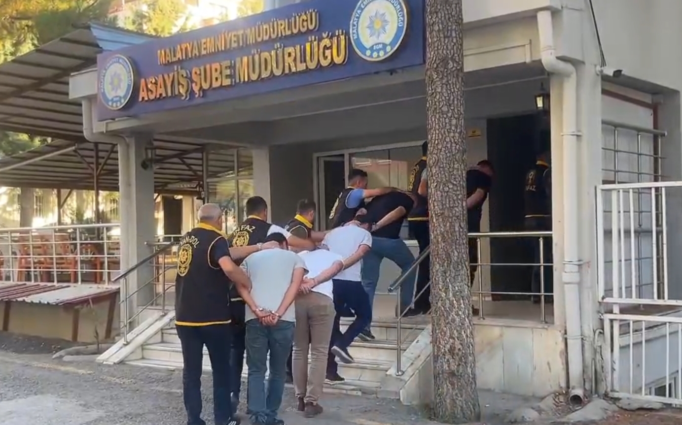 Malatya'da şikayetler sonrasında büyücü ve üfürükçülere operasyon kapsamında 6 şahıs