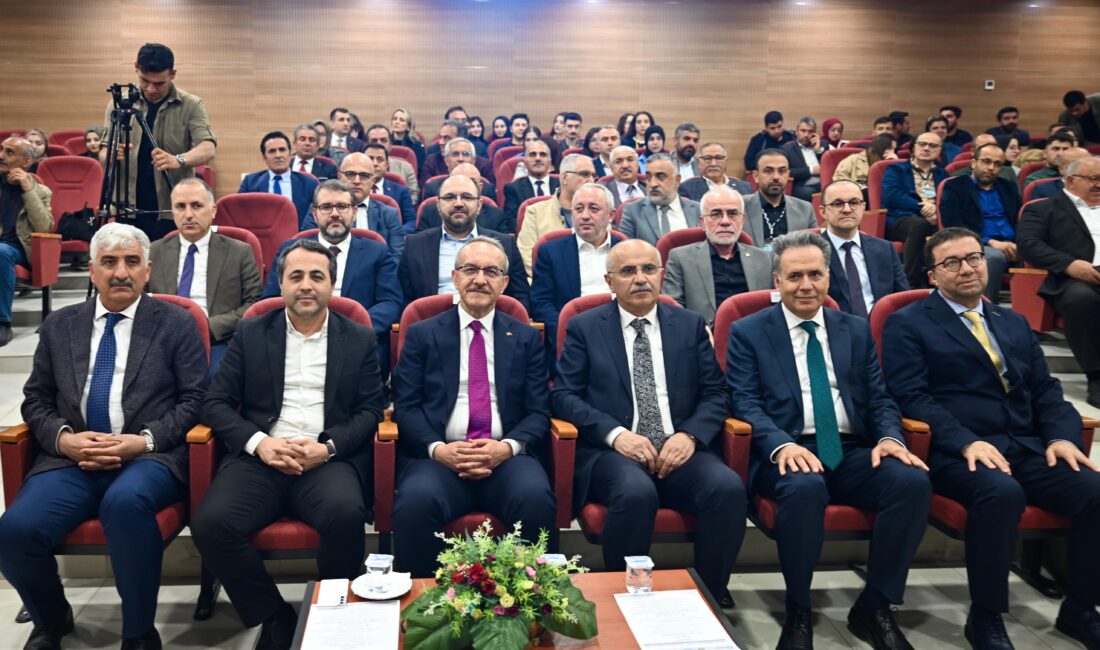 Malatya’da düzenlenen “Küresel Kırılmalar ve Yerel Dayanıklılık Sempozyumu”nda, dünyadaki ekonomik