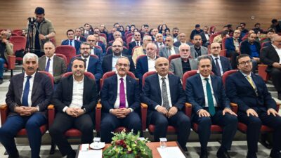 Malatya’da düzenlenen “Küresel Kırılmalar ve Yerel Dayanıklılık Sempozyumu”nda, dünyadaki ekonomik
